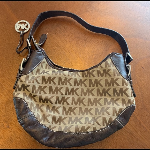 Authentic Michael Kors Signature Logo Hobo Bag - Picture 2 of 6